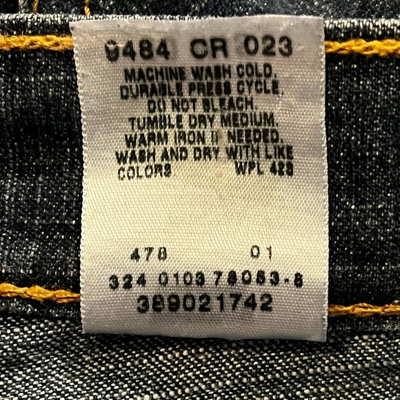 Y2K Levis Camp Shorts Blue Jean Denim Zip Fly Flap & Patch Pockets Retro Size 10 - Picture 9 of 9